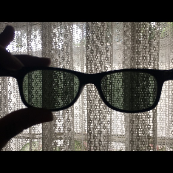 Iconic Ray Ban Wayfarer Sunglasses main image 6
